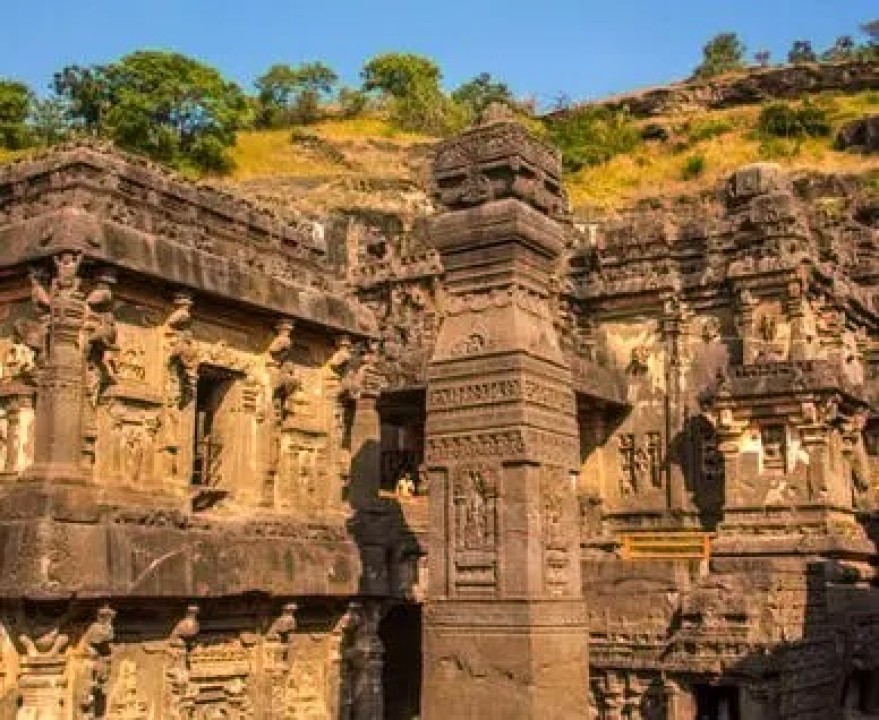 معبد باستانی کایلاسا؛ رازهایی از بزرگترین سازه حکاکی شده در دل صخره ها+ فیلم
